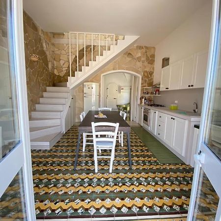 Casa Vacanze Illiria A Roca Vecchia Vicinissima Al Mare Esterno foto