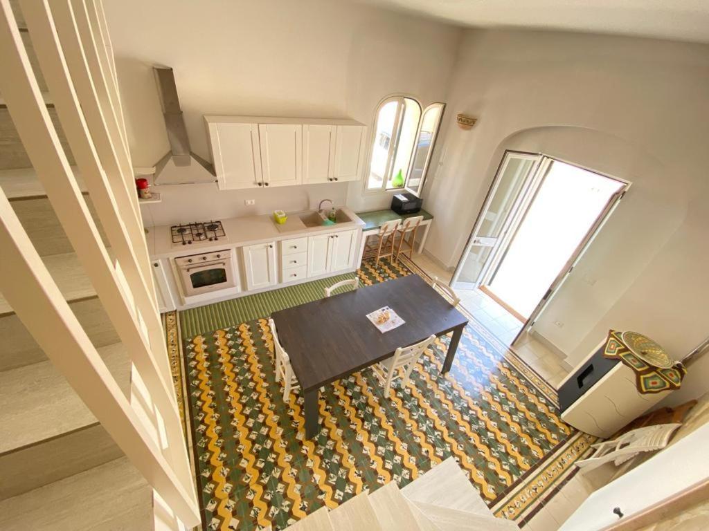 Casa Vacanze Illiria A Roca Vecchia Vicinissima Al Mare Esterno foto