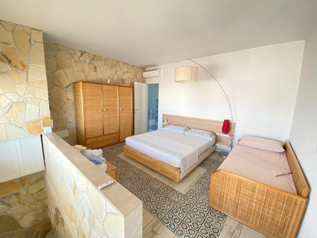 Casa Vacanze Illiria A Roca Vecchia Vicinissima Al Mare Esterno foto